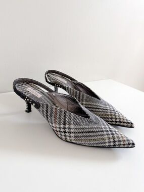 DOROTHEE SCHUMACHER • Check It Out Kitten Heel Pump in Grey